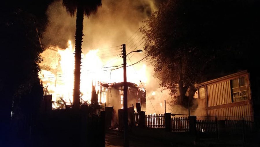 Tras incendio en casona de Playa Ancha, Intendente de Valparaíso llama a municipios a denunciar toma de inmuebles