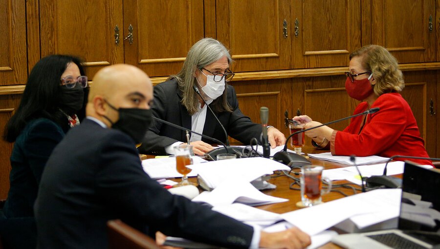 Senadores de oposición piden al Gobierno que frene el ‘Plan Retorno Seguro’