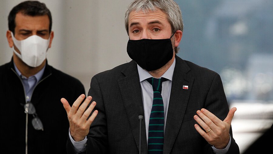 Blumel a oposición: “Es el momento de pausar las diferencias con el Gobierno"