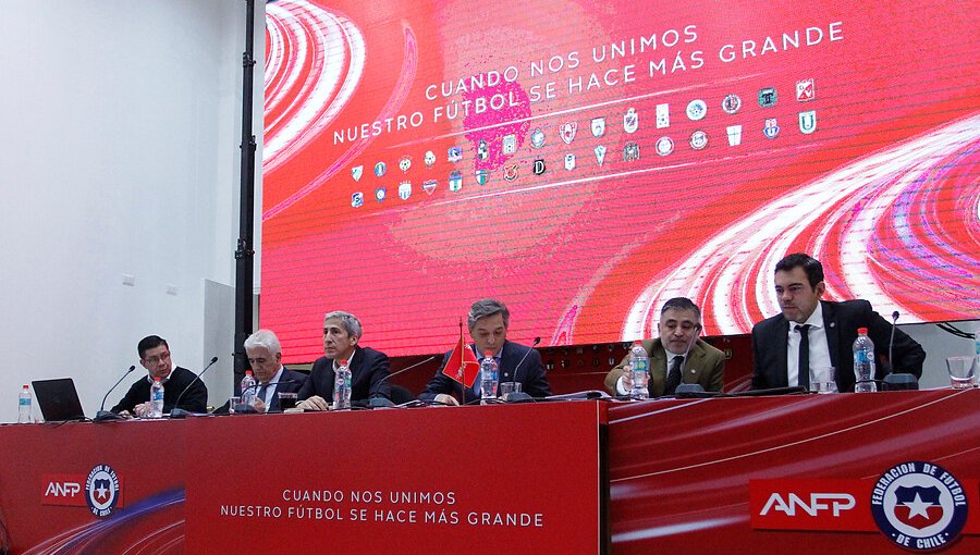 Nuevo golpe para Sebastián Moreno y la ANFP: renunciaron otros dos directores