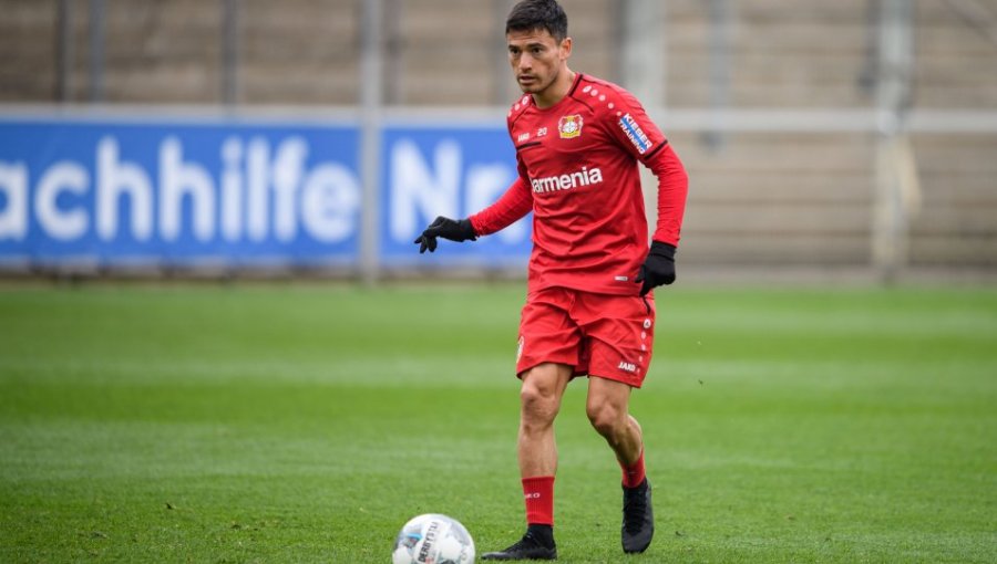 Charles Aránguiz lideró el regreso a los entrenamientos del Bayer Leverkusen