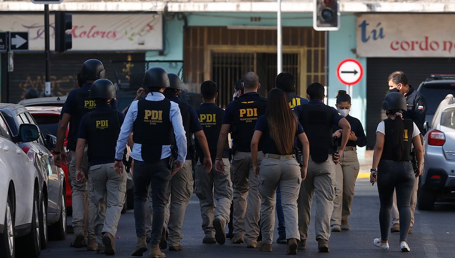 Asaltante huyó luego de tomar rehenes en intento de robo a banco de Independencia