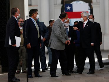 Presidente Piñera se reunió con el Comité de Abastecimiento Seguro y confirman stock de alimentos