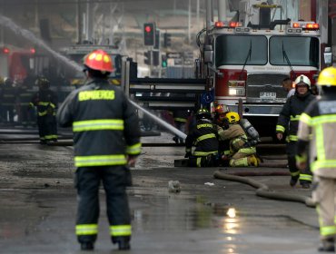 Gobierno anuncia rebaja al presupuesto de Bomberos de "sólo" $1.400 millones