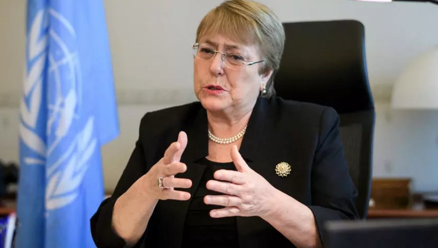 Bachelet manifestó su "preocupación" por el carnet Covid-19: "El riesgo es que la gente deje de tomar medidas"