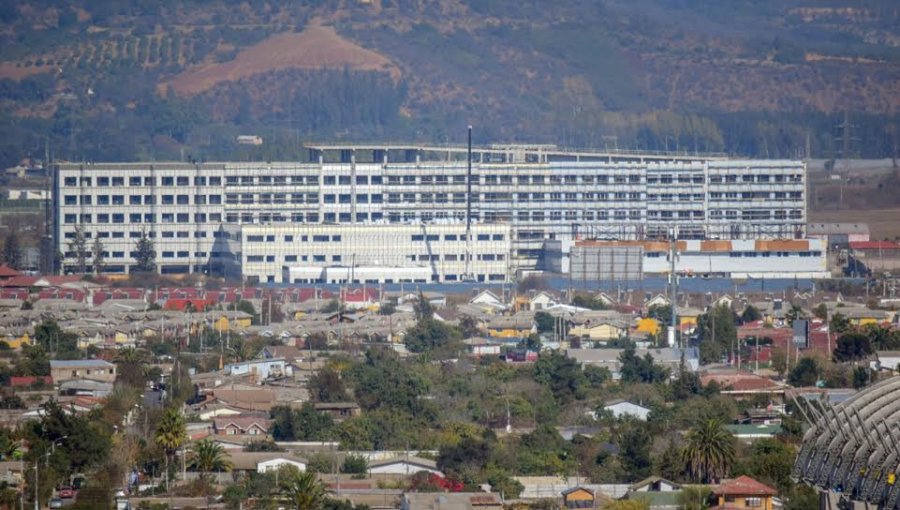 Alcalde de Quillota pide barreras y aduanas sanitarias tras contagio en obras del hospital biprovincial