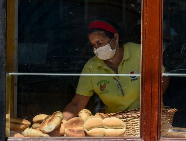 IPC registra nula variación mensual en abril: sube el pan, baja la bencina