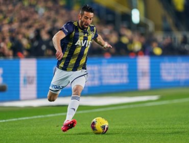 Fenerbahçe de Mauricio Isla suspendió su entrenamiento por funcionario con Covid-19