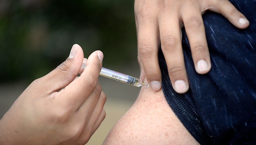 Vacunación contra la influenza alcanzó una cobertura del 90% en población de riesgo