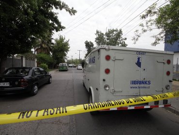 Delincuentes asaltan y se fugan en camión de valores en La Granja