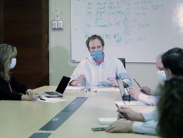 Ministerio de Salud realiza reunión de emergencia para redistribuir ventiladores y fortalecer Región Metropolitana