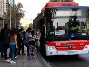 Viajes en el transporte público de Santiago aumentaron durante las últimas semanas