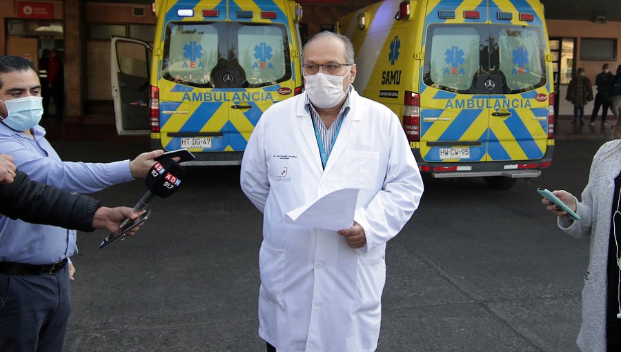 Director del hospital San José descarta que haya fallecidos por Covid-19 en pasillos, pero confirma aumento de decesos