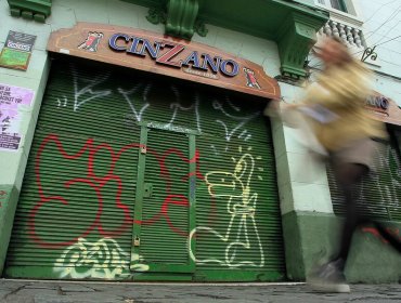 Desmienten cierre de cortinas: con más de 100 años de vida, el bar Cinzano de Valparaíso se niega a morir