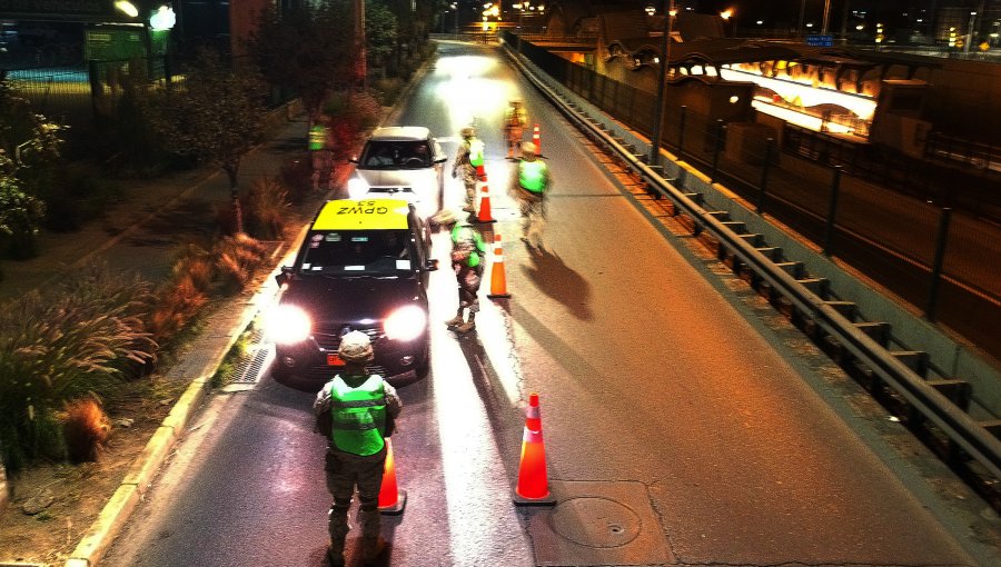 Récord de infractores del toque de queda en primera noche de cuarentena total: Casí un millar de personas "no" lo respetó