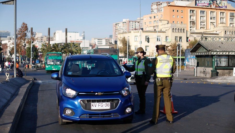 Una baja de 29% en flujo de autos se ha registrado en primer día hábil de cuarentena en Santiago