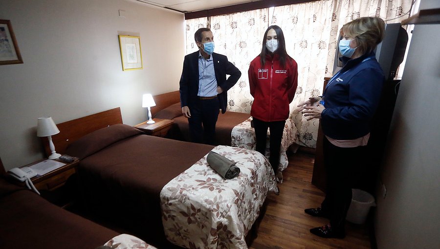 Habilitan el primer hostal sanitario municipal en Santiago para vecinos con Covid-19