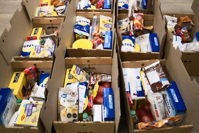 Ministro de Hacienda afirma que cajas de alimentos tienen un valor de $30 mil cada una