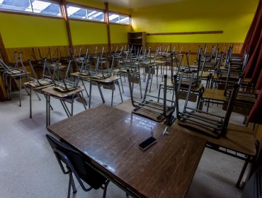 Colegio de Profesores: 50,2% cree que no es posible reanudar las clases durante el 2020