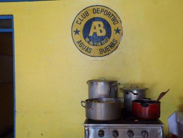 Con almuerzo a domicilio, vecinos de Placilla solidarizan y promueven el confinamiento comunitario en Valparaíso