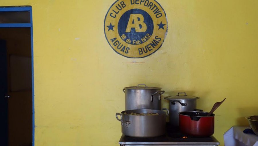 Con almuerzo a domicilio, vecinos de Placilla solidarizan y promueven el confinamiento comunitario en Valparaíso