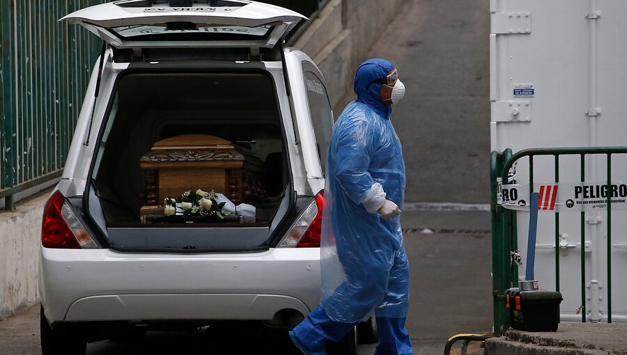 Reportan por segundo día consecutivo la cifra diaria más alta de fallecidos en Chile: 54 personas