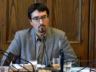 Polémica por casos activos y recuperados en la región de Valparaíso: Senador Latorre critica "falta de transparencia" en la entrega de datos