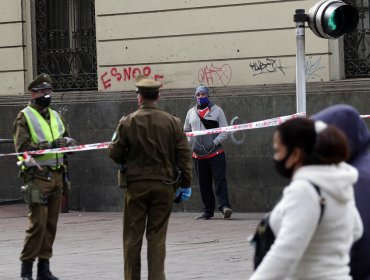 Sorprenden a sujeto contagiado con Covid-19 transitando en Plaza de Armas de Santiago