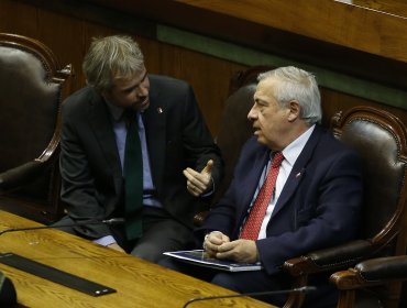 Blumel respalda a Mañalich: "Ha hecho un trabajo muy importante"