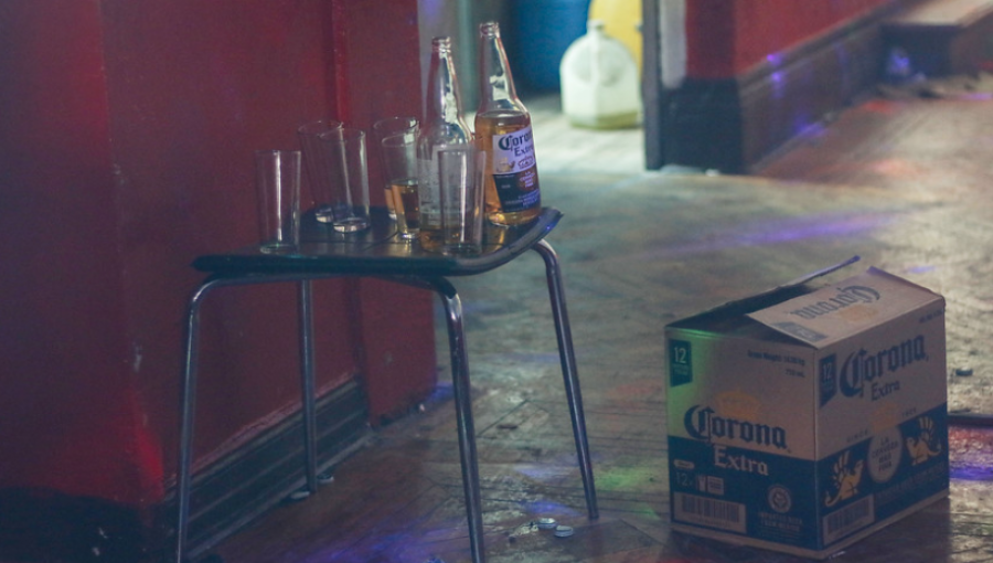 Con firma mensual y arraigo nacional quedaron asistentes a fiesta clandestina en Santiago