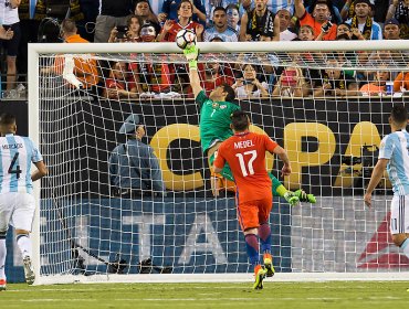 "Kun" Agüero recordó la espectacular atajada de Bravo en Copa América Centenario