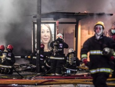 Dos bomberos muertos y 15 heridos deja incendio y posterior explosión en perfumería de Buenos Aires