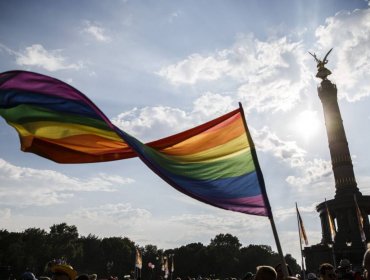 Congreso de Alemania prohíbe las supuestas terapias que prometen "curar la homosexualidad"