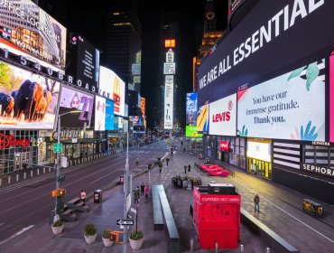 Mercado laboral de Estados Unidos registra un repunte: desempleo cae de 14,7% en abril a 13,3% en mayo