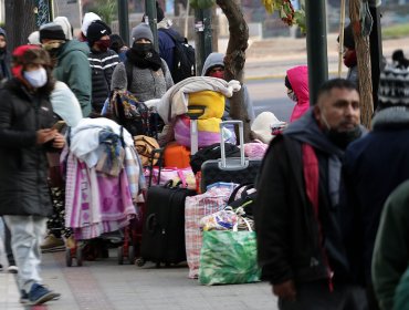 Trasladan a otros 190 ciudadanos peruanos a albergues del Arzobispado de Santiago