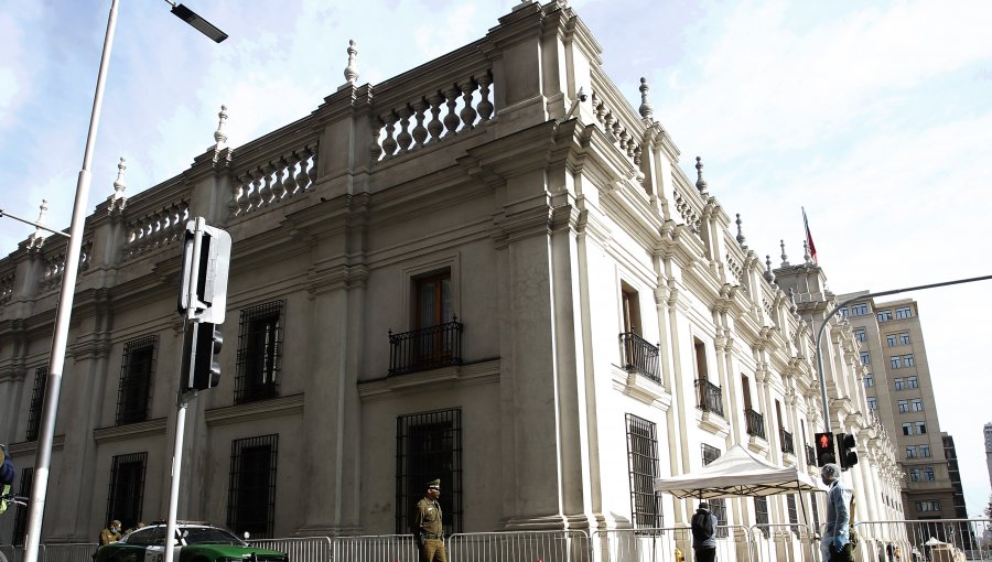 Dramático pedido de ayuda de hombre contagiado de Covid a pasos de La Moneda