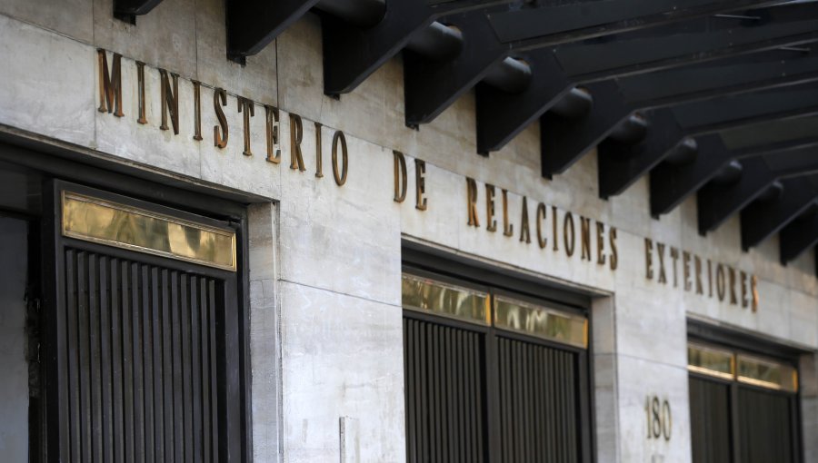 Cancillería cierra embajadas en Dinamarca, Grecia, Rumania, Siria y Argelia