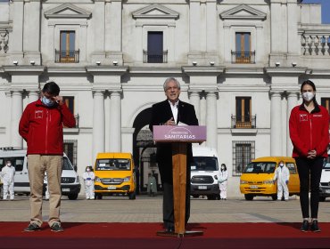 Presidente Piñera refuerza estrategia de "residencias sanitarias" con la ayuda del transporte de furgones escolares