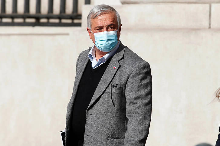 Ministro de Salud proyecta que la ayuda social debería mantenerse "hasta la primavera"