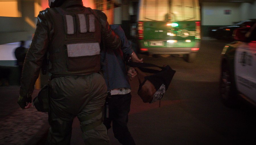 Prisión preventiva para sujeto que golpeó con martillo a su esposa embarazada en Temuco