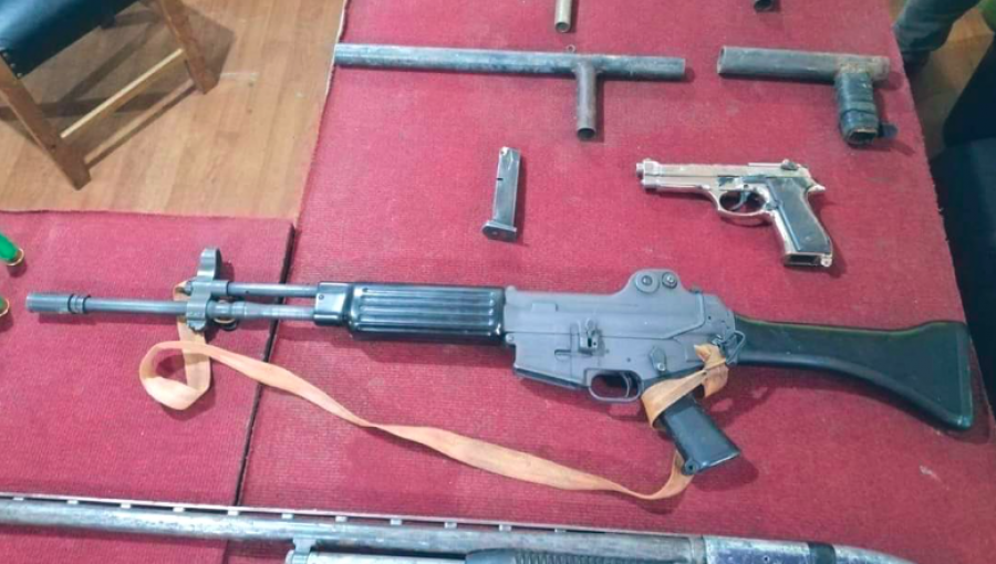 Capturan en Traiguén a cuatro sujetos que portaban fusil de asalto, escopetas y munición