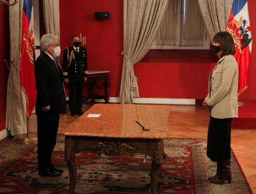 Presidente Piñera oficializa a Mónica Zalaquett como nueva Ministra de la Mujer y le pide "defender los valores de la vida y la familia"