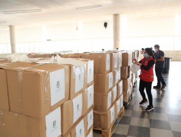 Denuncian que único proveedor de cajas con mercadería en la región de Valparaíso no estaría cumpliendo con los productos acordados