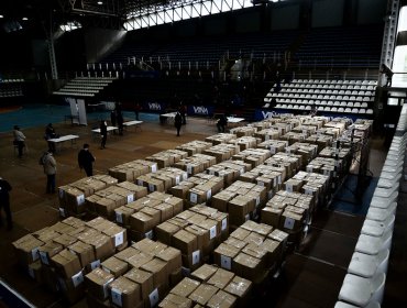 Ordenan acelerar entrega de cajas de alimentos a familias de Valparaíso y Viña del Mar