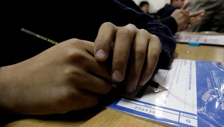 Comisión de Educación de la Cámara aprobó proyecto que suspende el Simce y la evaluación docente