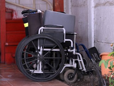 Mujer de 88 años falleció en residencia para adultos mayores de La Reina esperando el resultado de su examen PCR