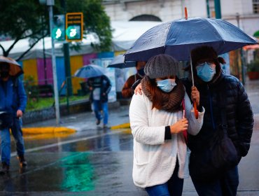 Hasta 42,4 milímetros de agua cayeron en la parte alta de Valparaíso tras paso de sistema de frontal