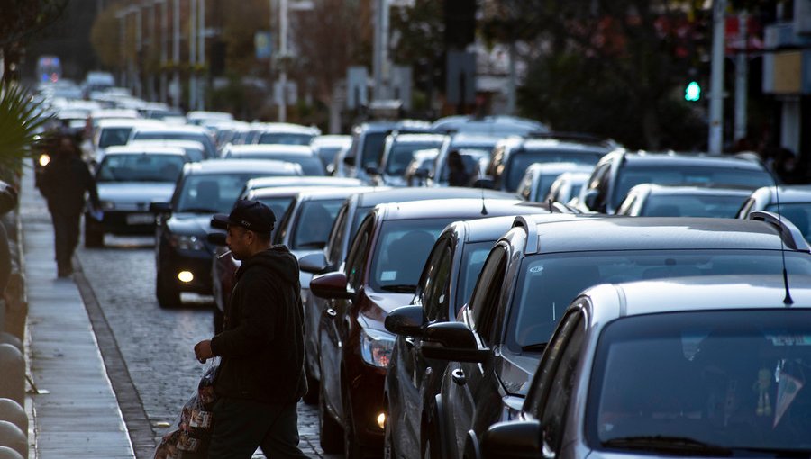 Alta congestión se registra en Valparaíso y Viña del Mar a minutos de iniciar la cuarentena