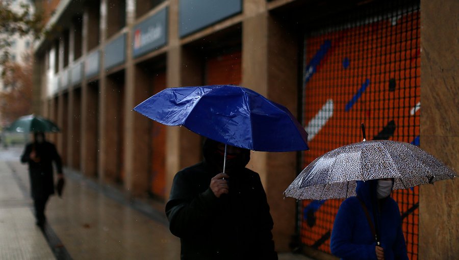 Lluvia de este viernes en la región Metropolitana fue la mayor de los últimos dos años