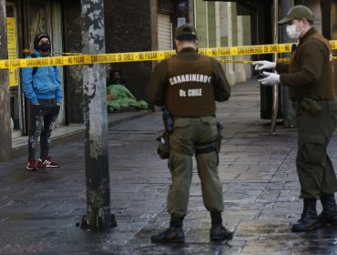 Sorprenden a joven peruano contagiado con covid transitando por Plaza de Armas